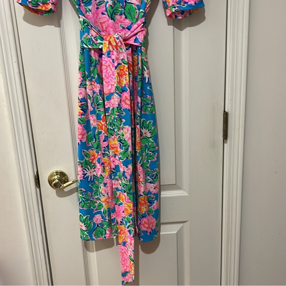 Lilly Pulitzer Vibrant Floral Midi Dress in Blue and Pink with belt. Size small - Picture 5 of 7